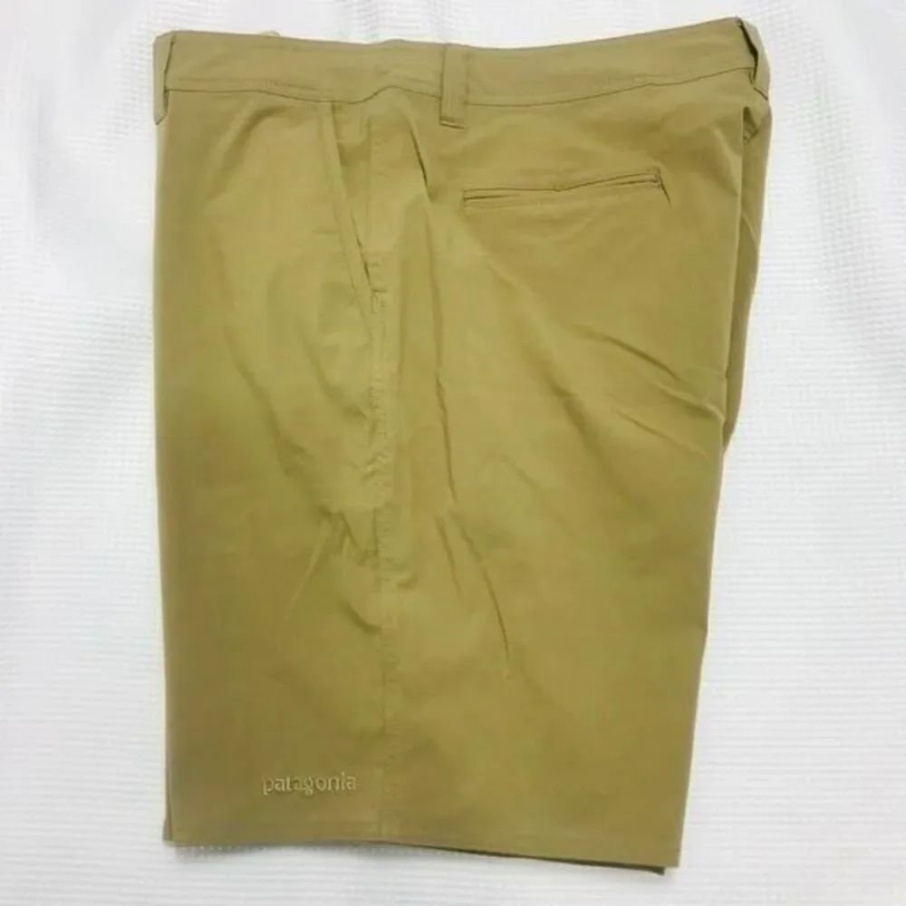 Patagonia walking active shorts size M…..0404